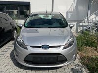 Gebraucht Ford Fiesta Trend 82 PS (60 kW) 2009 Silber Kleinwagen