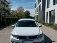 Gebraucht VW Passat 120 PS (88 kW) 2018 Weiß Kombi