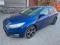 Gebraucht Ford Focus Titanium 125 PS (91 kW) 2017 Blau Kombi