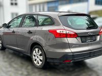 Gebraucht Ford Focus Ambiente 101 PS (74 kW) 2013 Grau Kombi