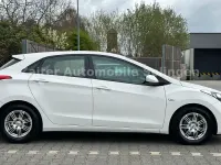Gebraucht Hyundai i30 Edition 110 PS (80 kW) 2013 Weiß Limousine
