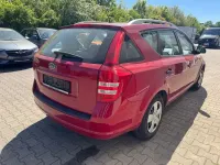 Gebraucht Kia Ceed 109 PS (80 kW) 2008 Rot Kleinwagen