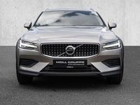 Gebraucht Volvo V60 CC Plus 197 PS (144 kW) 2023 Bright dusk / metallic Kombi