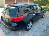Gebraucht Opel Astra 101 PS (74 kW) 2011 Schwarz Kombi