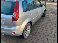 Gebraucht Ford Fiesta 80 PS (58 kW) 2008 Silber Kleinwagen