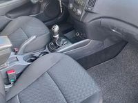 Gebraucht Hyundai i30 90 PS (66 kW) 2011 Schwarz Limousine