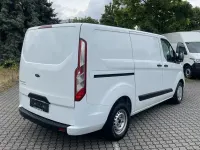 Gebraucht Ford 300 131 PS (96 kW) 2022 Weiß Van / Kleinbus