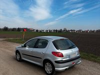 Gebraucht Peugeot 206 75 PS (55 kW) 2003 Silber Kleinwagen