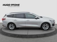Gebraucht Ford Focus Cool & Connect 101 PS (74 kW) 2022 Moondust silver Kombi