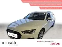 Gebraucht Audi A4 Basis 163 PS (119 kW) 2022 Weiß Kombi