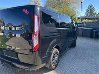 Gebraucht Ford Tourneo Titanium 185 PS (136 kW) 2022 Schwarz metallic Van / Kleinbus