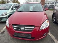 Usado Kia Ceed EX 109 CV (80 kW) 2007 Rojo Utilitario