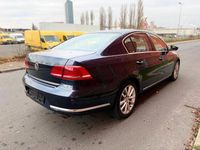 Gebraucht VW Passat Highline 177 PS (130 kW) 2014 Blau Limousine