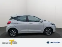 Gebraucht Hyundai i10 Trend 101 PS (74 kW) 2025 Lumen grey Kleinwagen