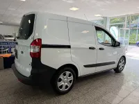 Gebraucht Ford Transit Courier 75 PS (55 kW) 2022 Weiss Van