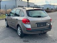 Gebraucht Renault Clio GrandTour Authentique 75 PS (55 kW) 2009 Grau Kombi