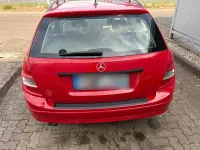 Gebraucht Mercedes C200 136 PS (100 kW) 2010 Rot Limousine