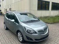 Gebraucht Opel Meriva Innovation 101 PS (74 kW) 2011 Silber Van / Kleinbus