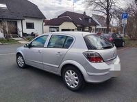 Używany Opel Astra 116 KM (85 kW) 2009 Szary Hatchback