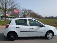 Gebraucht Renault Clio III 75 PS (55 kW) 2009 Weiß Limousine