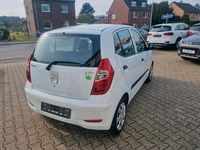 Gebraucht Hyundai i10 69 PS (50 kW) 2013 Weiß Kleinwagen