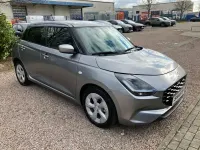 Gebraucht Suzuki Swift Comfort 90 PS (66 kW) 2025 Silber Limousine