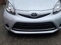 Gebraucht Toyota Aygo 68 PS (50 kW) 2013 Weiß Kleinwagen