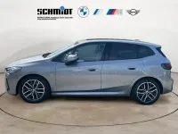 Gebraucht BMW 220 Active Tourer M Sport 170 PS (125 kW) 2023 Skyscraper grau Van / Kleinbus