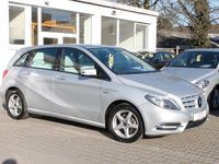 Gebraucht Mercedes B180 122 PS (89 kW) 2012 Silber Van / Kleinbus