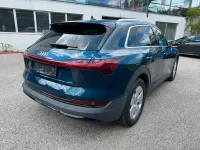 Gebraucht Audi e-tron 300 kW (408 PS) 2022 Blau SUV