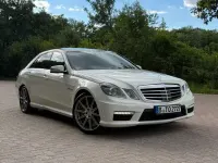 Gebraucht Mercedes E63 AMG Avantgarde 557 PS (409 kW) 2011 Weiß Limousine