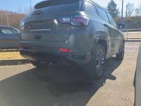 Gebraucht Jeep Compass 180 PS (132 kW) 2022 Mattzweifarblackierung mimet SUV