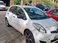 Gebraucht Toyota Yaris 69 PS (50 kW) 2010 Weiß Kleinwagen