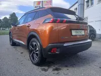 Gebraucht Peugeot e-2008 Allure 100 kW (136 PS) 2021 Orange fusion (metallic) SUV