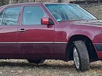 Gebraucht Mercedes 230 132 PS (97 kW) 1992 Rot Limousine