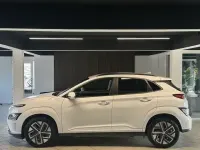 Gebraucht Hyundai Kona Trend 100 kW (136 PS) 2023 Weiß SUV