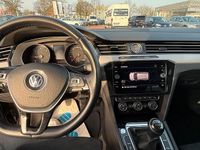 Gebraucht VW Passat Highline 150 PS (110 kW) 2019 Schwarz Kombi