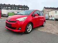 Gebraucht Toyota Verso-S Club 99 PS (72 kW) 2011 Rot Van / Kleinbus