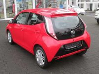 Gebraucht Toyota Aygo X-play 69 PS (50 kW) 2016 Rot Kleinwagen