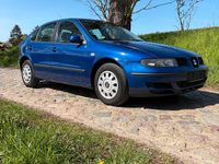 Usata Seat Leon 75 CV (55 kW) 2000 Blu Utilitaria