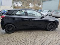 Gebraucht Hyundai i20 Style 101 PS (74 kW) 2016 Schwarz Kleinwagen