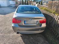 Gebraucht BMW 318 143 PS (105 kW) 2009 Grau Limousine