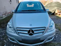 Gebraucht Mercedes B180 109 PS (80 kW) 2009 Silber Van / Kleinbus