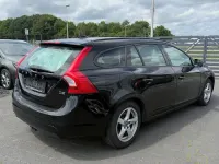 Gebraucht Volvo V60 Kinetic 120 PS (88 kW) 2015 Schwarz Kombi