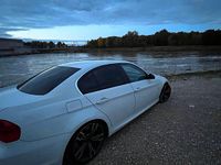 Używany BMW 330 Performance 272 KM (200 kW) 2009 Biały Sedan/Limuzyna
