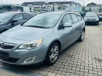 Gebraucht Opel Astra Edition 140 PS (102 kW) 2012 Kombi
