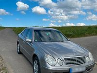 Gebraucht Mercedes E220 150 PS (110 kW) 2005 Beige Limousine