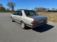 Gebraucht BMW 525 122 PS (89 kW) 1985 Beige Limousine