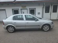 Usata Opel Astra Njoy 84 CV (61 kW) 2003 Argento Berlina