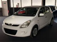 Gebraucht Hyundai i20 Classic 77 PS (56 kW) 2010 Weiß Kleinwagen
